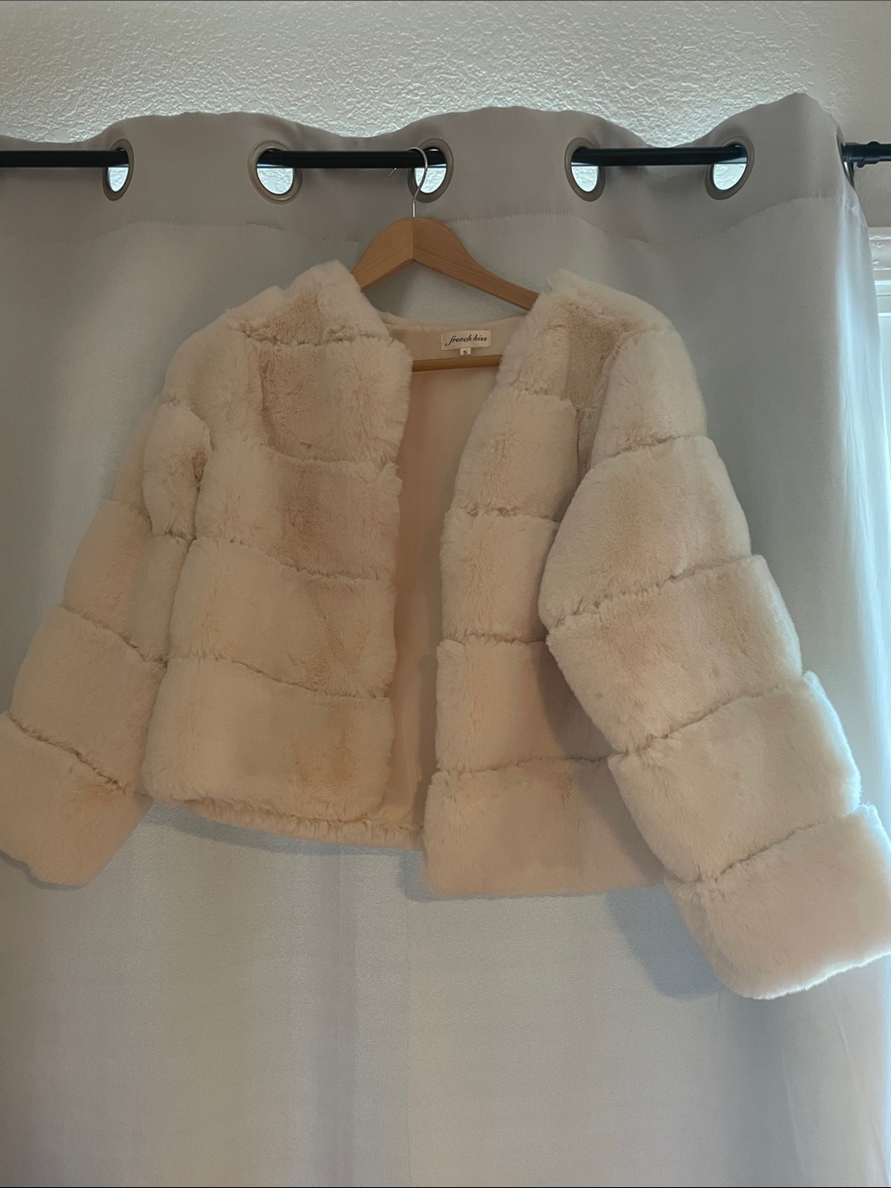 french kyss Plush Faux Fur Jacket in Cream